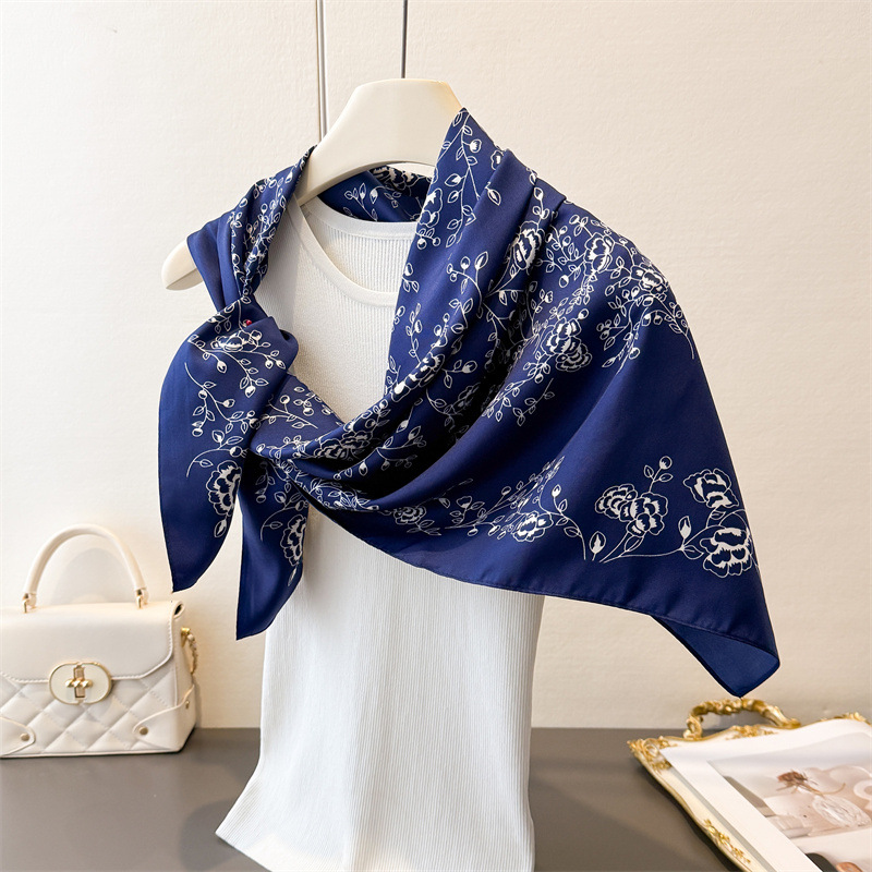 Écharpe carrée de luxe Vintage - Face Scarf Mask avis et prix